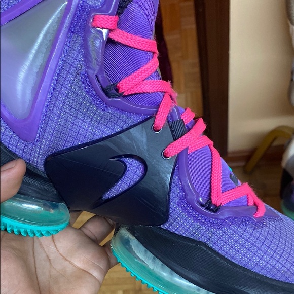 Nike LeBron 19 “DJ Bron Wild Berry Hyper Pink Teal” - Picture 13 of 17